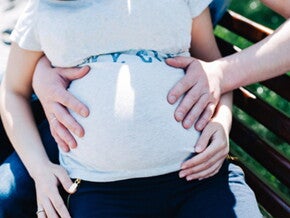4 Couple Exercises for a Happier, Healthier Pregnancy 4 Couple Exercises for a Happier, Healthier Pregnancy